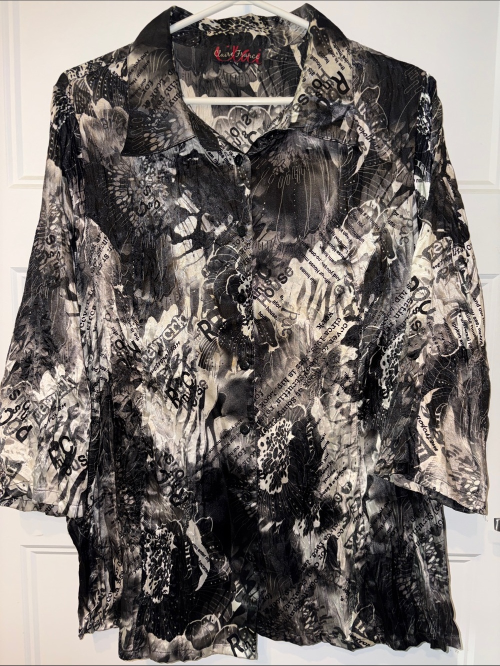 Claire France Black & Crean Abstract Print Button-Front Blouse 2X